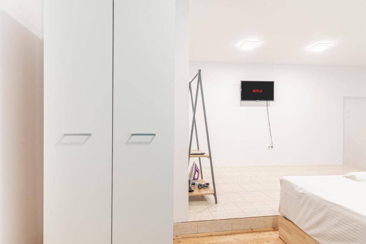 New Loft In The Heart Of City Center イラクリオン エクステリア 写真