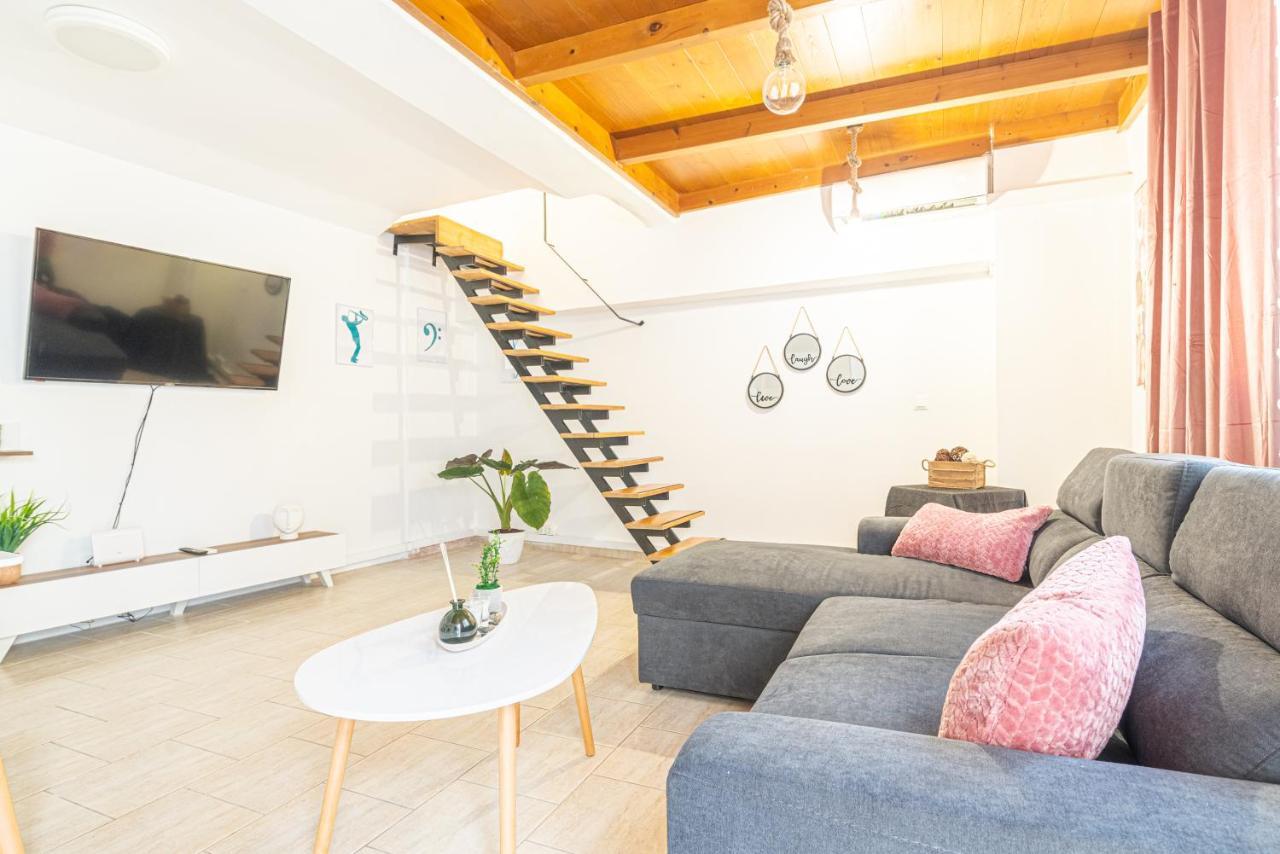 New Loft In The Heart Of City Center イラクリオン エクステリア 写真