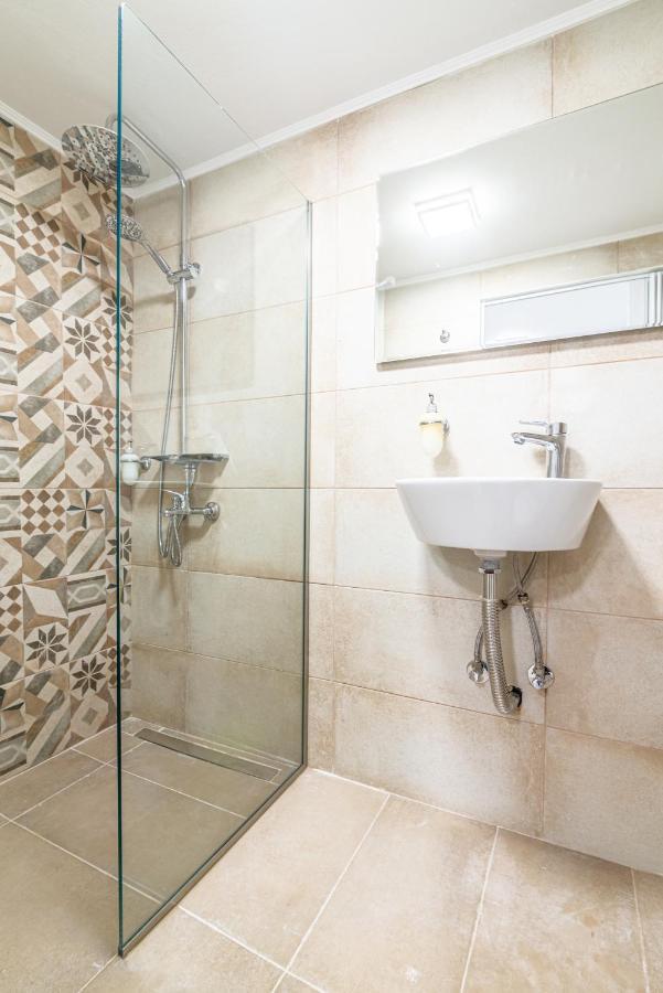 New Loft In The Heart Of City Center イラクリオン エクステリア 写真